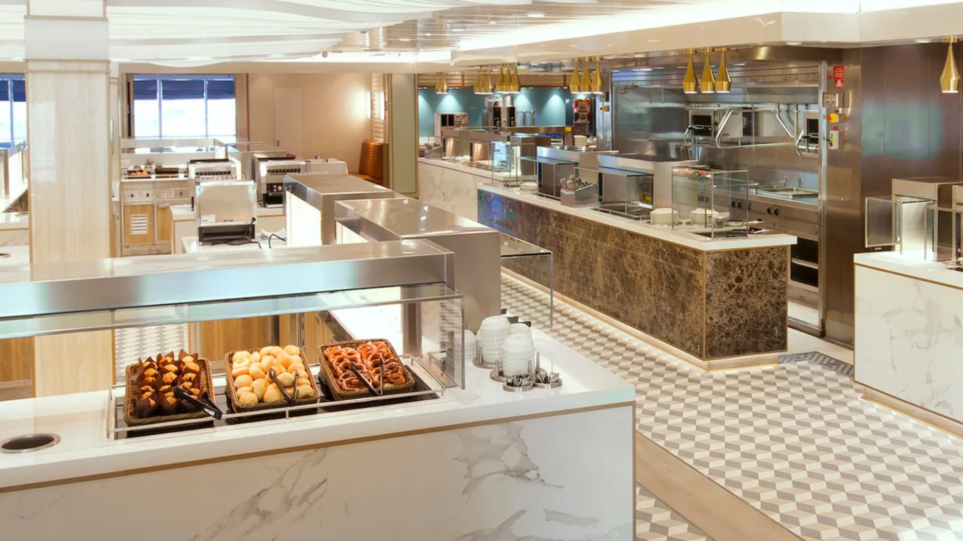 Cunard, Lido Restaurant and Kings Court