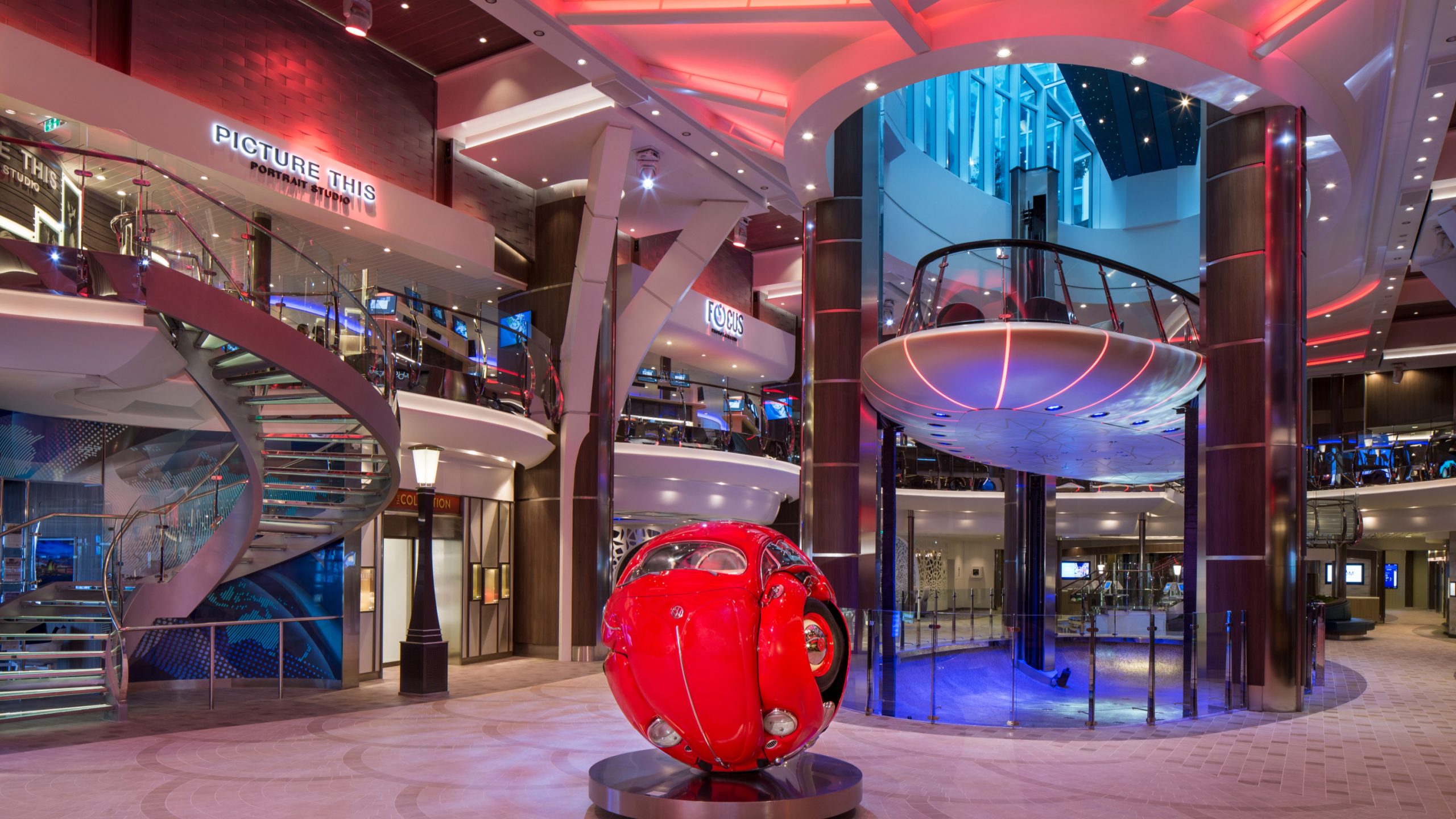 Royal Caribbean, Oasis Class, Rising Tide Bar