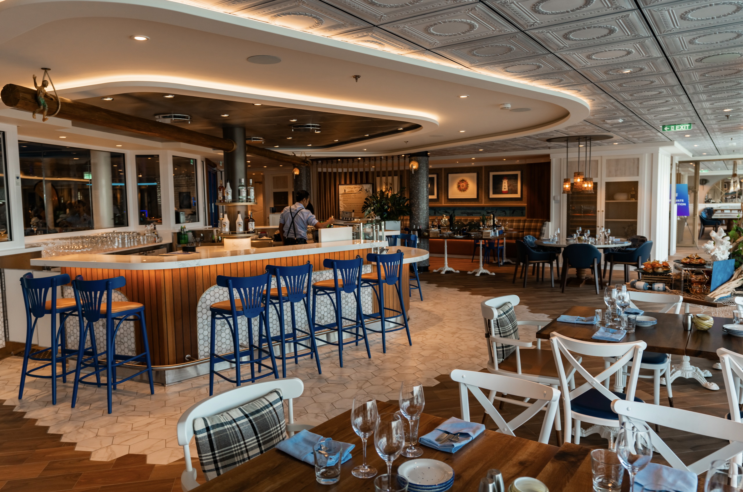 Harr Travel, Hooked Seafood, Icon of the Seas, Icon Class, Royal Caribbean