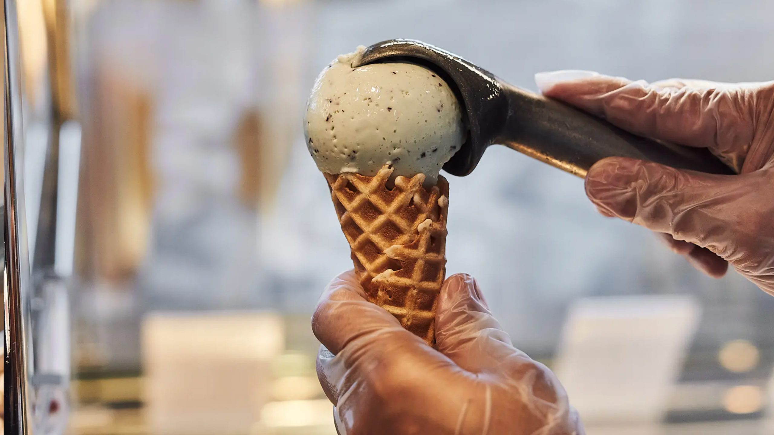 Crystal Cruises, Scoops Ice Cream Bar