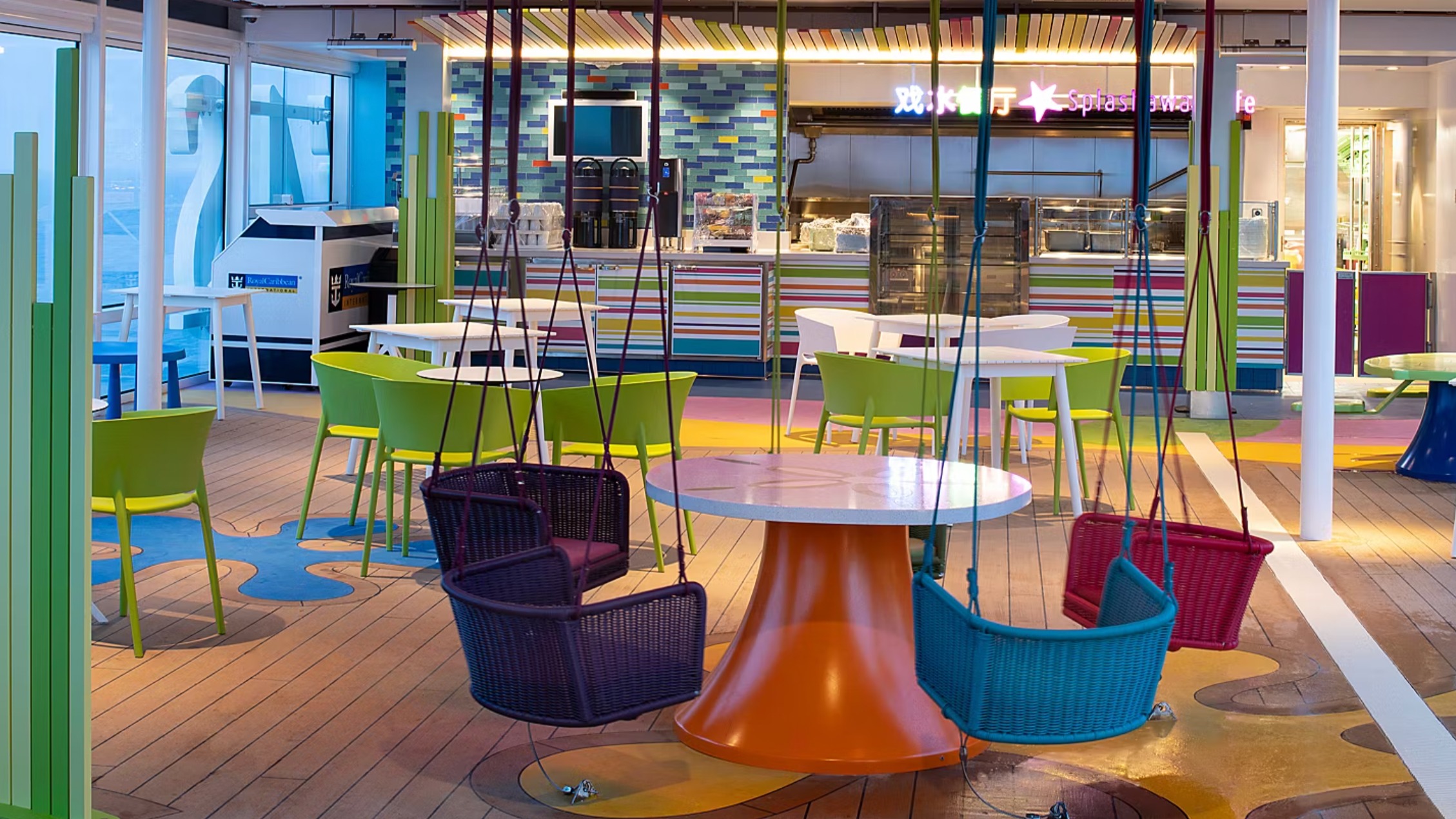 Royal Caribbean, Splashaway Cafe
