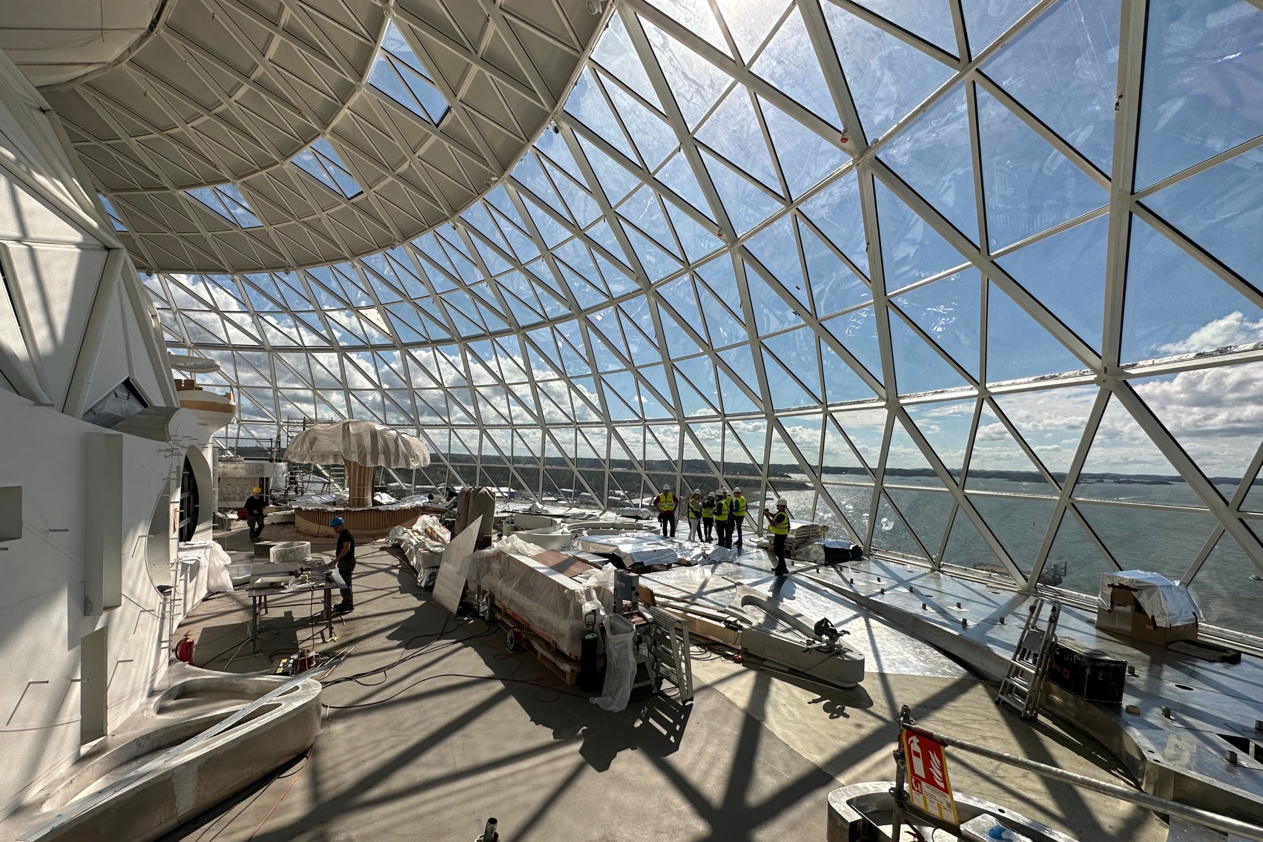 Aquadome, AquaTheater, Icon of the Seas Construction, Icon of the Seas, Royal Caribbean