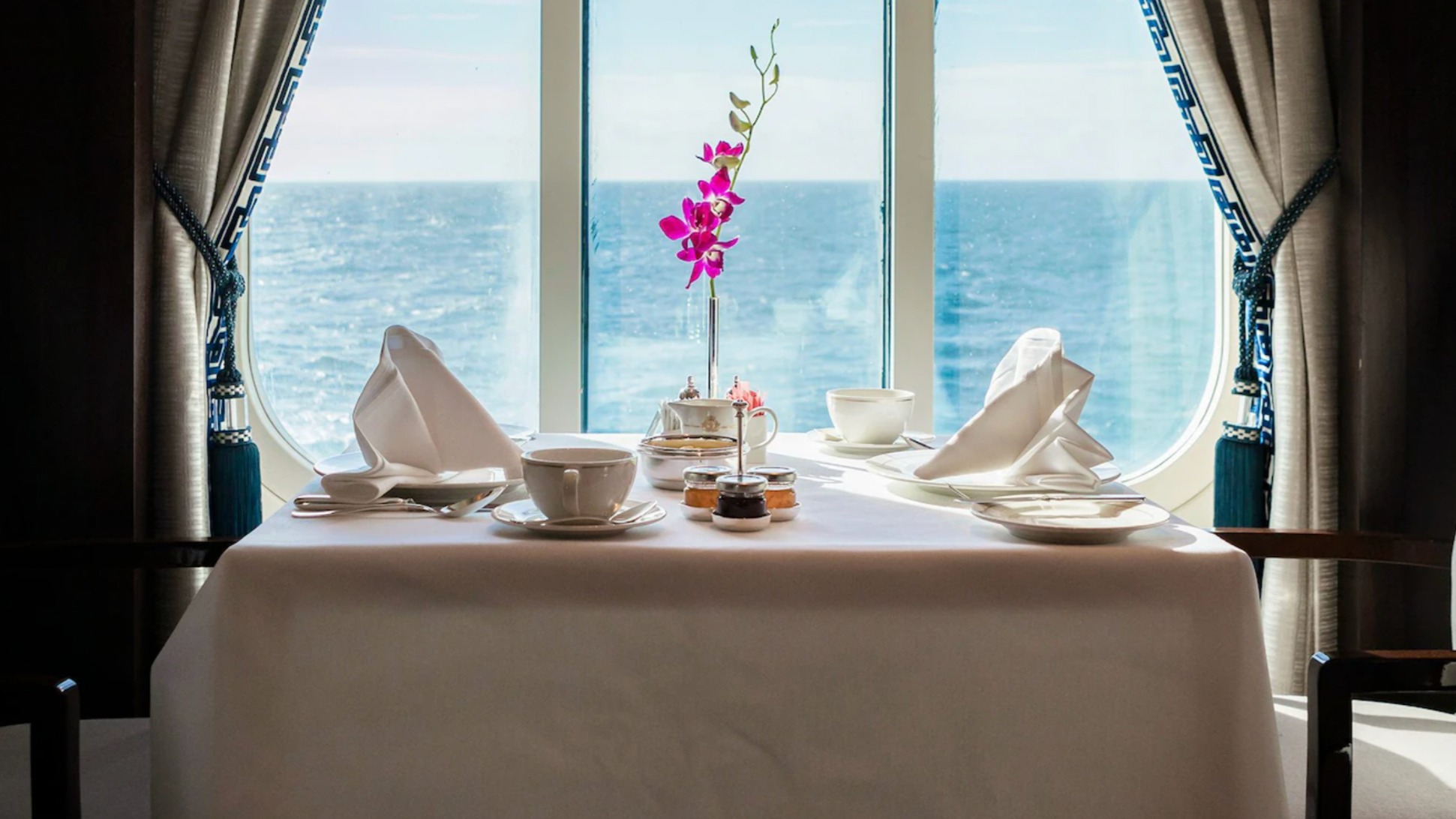 Cunard, Britannia Club Restaurant