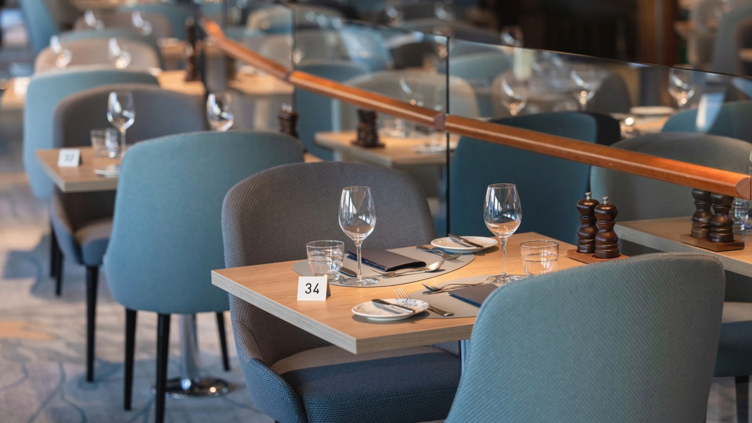 Hurtigruten Cruise Line, Hurtigruten Dining Guide, Flora